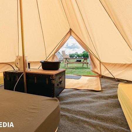 Bell Tent Glamping At Marwell Resort Winchester Luaran gambar