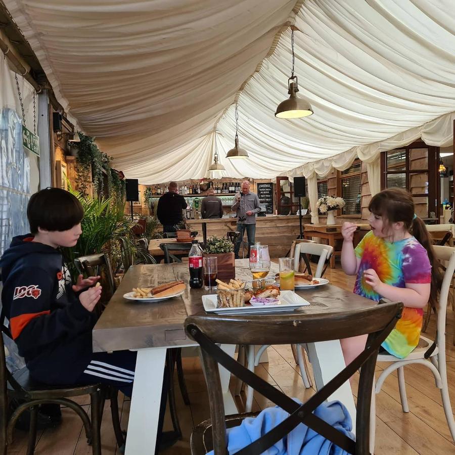 Bell Tent Glamping At Marwell Resort Winchester Luaran gambar